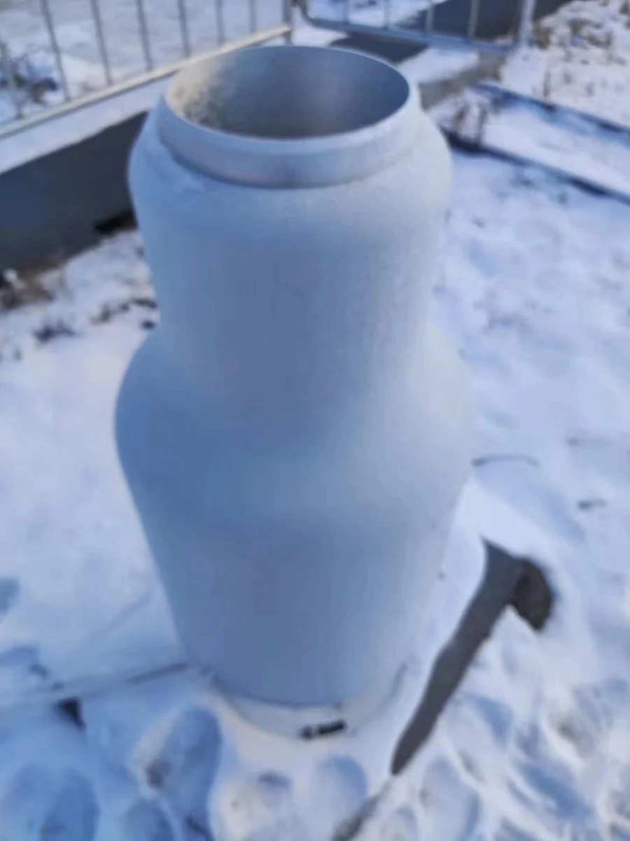 1500H body and catch opening close-up in winter field conditions